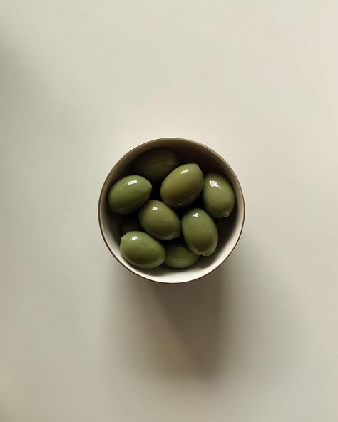 Sophia Ippoliti on Instagram: “guilty pleasure /.” Sophia Ippoliti, Green Marketing, Mood Images, B Roll, Summer Shades, Mood And Tone, Green Olives, 背景 シンプル, Guilty Pleasure