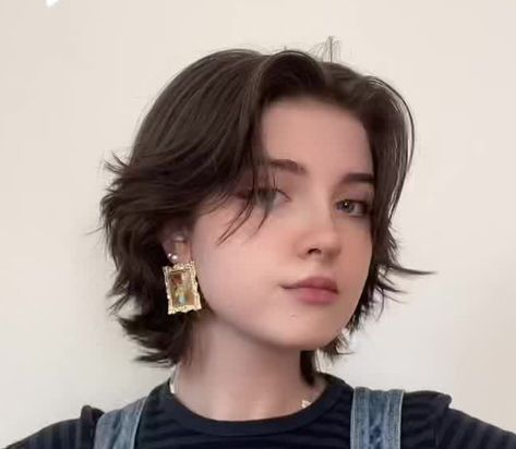 Princess Bob Haircut, Short Hair For Big Face, Short Hair Big Face, Non Binary Haircuts, Short Grunge Hair, Really Short Hair, Haircut Inspo, Hair Inspiration Short, Short Straight Hair