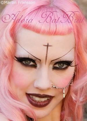 Pink Trad Goth, Adora Batbrat, Bubble Goth, Pg 6, Gothic Angel, Trad Goth, Candy Hair, Creepy Things, Gothic Models