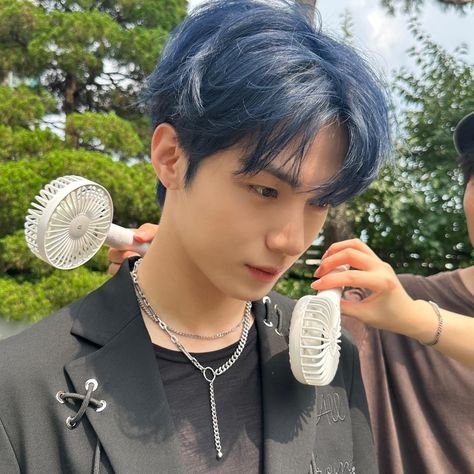 Omega X Hangyeom, Omega X, Ox, Blue Hair, Kpop Idol, Pretty People, Kdrama, Actors, Blue