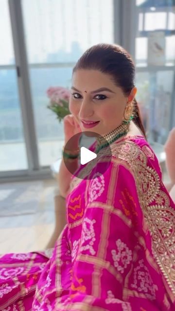 Payal C Gupta on Instagram: "In frame @styled_by_pcg 
Saree @vasansi_jaipur 
Jewelry @tanishqjewellery @tanishquae 

#styledbypcg #dubaisaree #saree #vasansi #vasansi_jaipur #indianwedding #handloomlove #handloom #patanpatola #gharcholasaree #bandhanibytasleemkhatri #bandhanisaree" Vasansi Jaipur, Jaipur Jewelry, Bandhani Saree, Beautiful Clothes, In Frame, Jaipur, Beautiful Outfits, Indian Wedding, Saree