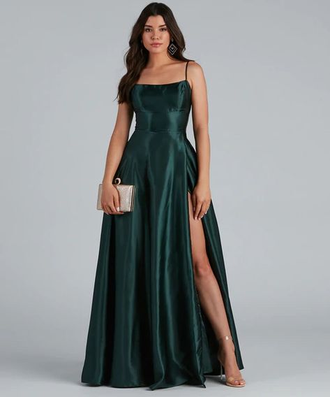 Dark Green Prom Dresses 2023, Bridesmaid Dresses For Chubby Ladies, Winter Formal Dresses Green, Dark Green Corset Prom Dress, Dark Green Grad Dress, Emerald Green Dress Elegant, Prom Dresses For Brunettes, Silk Green Dress, Matric Dance Dresses