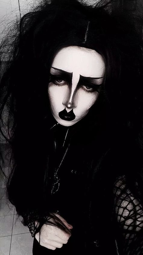 Edgy Makeup Looks, Goth Eye Makeup, Goth Club, Makeup Everyday, 80s Goth, Goth Subculture, Goth Women, Edgy Makeup, Gothic Makeup