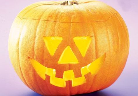 Follow our four easy steps to carve your very own jack-o'-lantern pumpkin for Halloween Halloween Experiments, Pumpkin Carving Tips, Carve A Pumpkin, Pumpkin For Halloween, Bacon Soup, Pumpkin Lantern, Pumpkin Carvings, Lantern Ideas, Easy Veggie