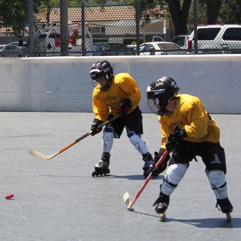 Street Hockey Skates http://www.buynowsignal.com/inline-skates/street-hockey-skates/ Oc Aesthetic, Hockey Skates, Hockey Gear, Street Hockey, Inline Skates, Inline Skating, Buying Guide, Hockey, Buy Now