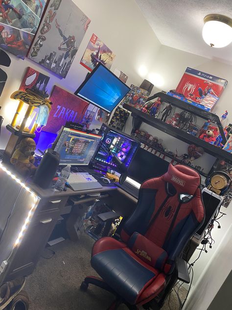 Spiderman Gaming Setup, Artist Setup, Set Up Gaming, Luxury Future, Marvel Room, Gaming Rooms, Computer Setups, Work Room, Gaming Room Setup