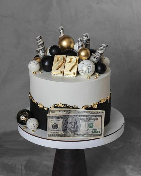 18th Birthday Cake Decorations, Money Theme Cake For Men, Guys Cake Ideas, Theme Cakes For Men, Mens Cake Design, Cake Money Design, Boys Cake Designs Birthday, Cakes For Guys Birthday, 22 Birthday Cake Men