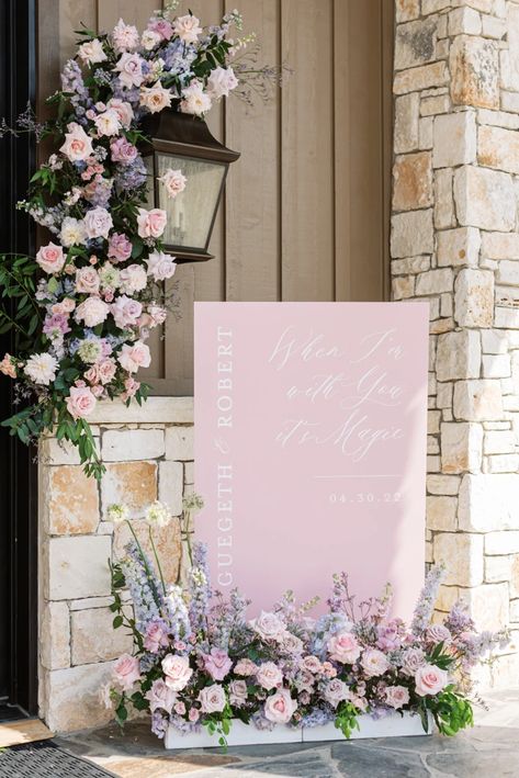 Signage Flowers Wedding, Pastel Decor For Wedding, Pastel Decorations Wedding, Pastel Color Theme Party, Pastel Wedding Ceremony Decor, Spring Pastel Wedding Ideas, Wedding Themes Pastel, Pastel Bridal Shower Ideas Color Schemes, Wedding Floral Styles