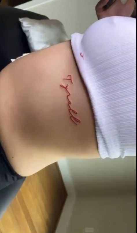 Name Tattoos Red Ink, Red Ink Name Tattoo, Cute Name Tattoos, Loyalty Tattoo, Girl Neck Tattoos, Black Girls With Tattoos, Cap Decoration, Tattoos For Black Skin