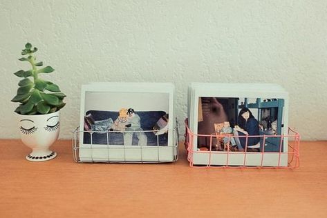 10 Awesome Ways to Display your Instax or Instagram Photos Polaroid Pictures Display, Polaroid Display, Instax Wide, Polaroid Wall, Instax Photos, Instant Photography, Diy Bricolage, Polaroid Pictures, Plan B