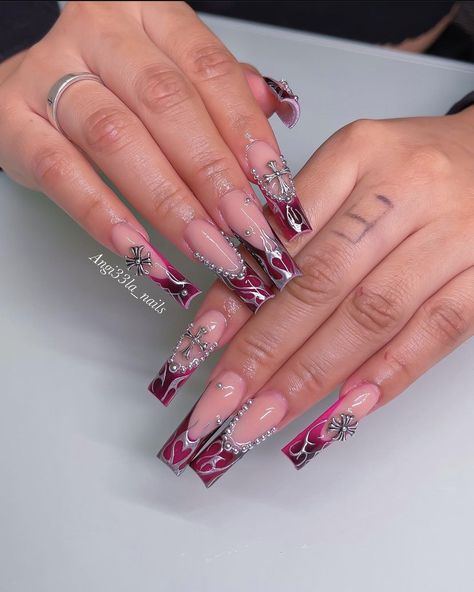 Pink And Silver Nails Coffin, Pink With Silver Nails, Pink And Silver Acrylic Nails, Hot Pink And Silver Nails Acrylic, Pink And Silver Outfit, Silver N Pink Nails, Pink And Silver Nails Y2k, Pink And Silver Nails, Acrylic Nail Designs Coffin