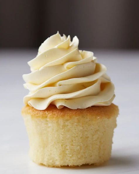 French Buttercream Frosting, French Buttercream, French Vanilla Cake, Italian Meringue, Buttercream Filling, Vanilla Buttercream, French Vanilla, Frosting Recipes, Flavor Profiles