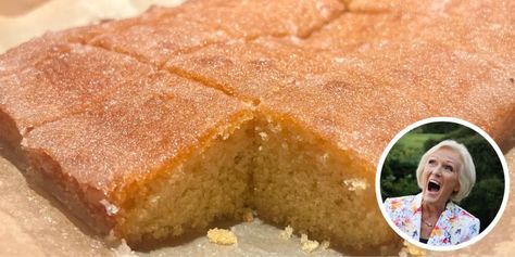 Mary Berry's lemon drizzle tray bake has been around since the 1960s. It's easy to make and results in a delicious, moist cake with a crunchy topping. Big Desserts, The Great British Baking Show, Great British Baking Show, Vegetarian Kids, Lemon Cakes, Mary Berry Recipe, Glaze For Cake, Lemon Drizzle Cake, Tray Bake