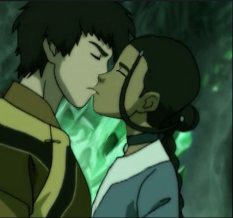 Prince Zuko and Katara's romantic kiss moment in the crystal catacombs prison from Avatar The Last Airbender Zutara Kiss, Zuko X Katara, Zuko Katara, Zuko And Katara, Prince Zuko, Avatar Zuko, Romantic Kiss, Avatar The Last Airbender Art, Cartoons Series