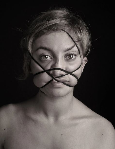 Models Disfigured by Wrapping Elastic Bands on Their Heads Distortion Photography, Distortion Art, Body Image Art, Body Image Issue, Ex Machina, Human Condition, Photo Series, Photography Projects, Body Image