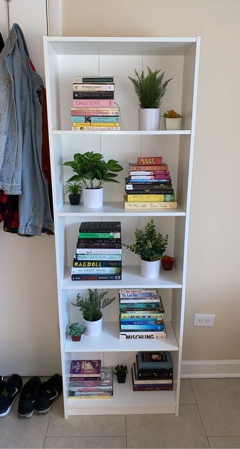 Ikea Book Shelf Decor, Small Bookshelf Decor Bedroom, Bookshelf Inspiration Ideas Bedroom, Small Bedroom Bookshelves, Bookshelves Aesthetic Bedroom, Gersby Ikea, Bookshelf Inspo Bedroom, Ikea Bookshelf Ideas, Ikea Gersby