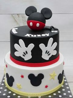 31 estupendas ideas de pasteles o tartas para Fiesta de Mickey Mouse Pastel Mickey Mouse, Cake Mickey Mouse, Mickey Mouse Birthday Theme, Mickey And Minnie Cake, Mickey Mouse Birthday Cake, Fiesta Mickey Mouse, Mickey Cakes, Mickey Birthday Party, Minnie Cake