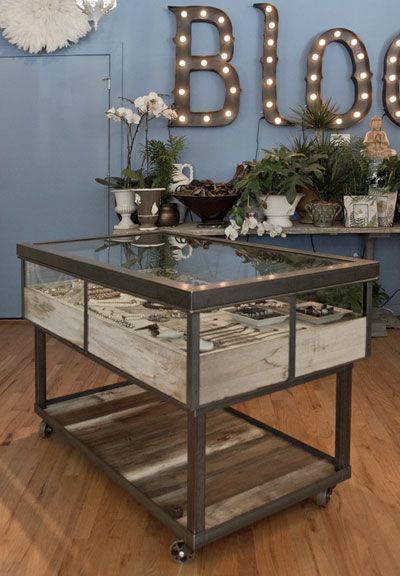 25+ best ideas about Display Cases on Pinterest | Retail display ... Glass Jewelry Display Case, Jewelry Case Display, Jewellery Displays, Jewerly Displays, Jewelry Store Design, Jewelry Display Case, Diy Display, Boutique Display, Jewelry Displays