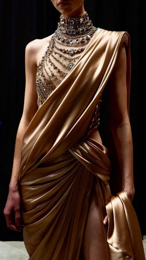 Look at my dress, honey ! Zuhair Murad Dresses, Exotic Fashion, Zuhair Murad, Spring Summer 2024, My Dress, Fantasy Fashion, Gold Dress, Look At Me, Summer 2024