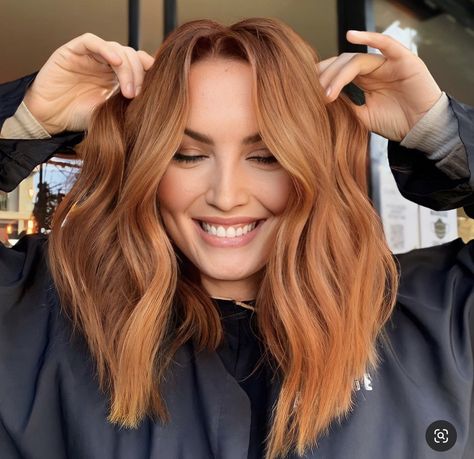 Strawberry Blonde From Brunette, Vibrant Natural Red Hair, Blonde Hair To Copper Hair, Ginger Hair 2023, Red Hair With Fair Skin, Carmel Red Hair Color, Auburn And Blonde Hair Color, Copper Hair Balayage Blonde, Light Ginger Balayage