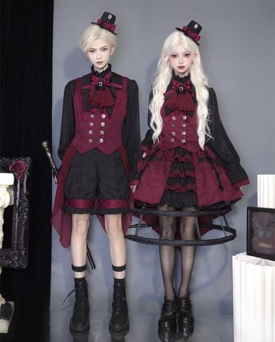 Ouji Lolita, Kodona, Boy Styles Lolita Outfits Collection Ouji Lo Lita, Magician Outfit Aesthetic, Ouiji Girl Fashion, Ouji Fashion Girl, Magical Boy Outfit, Vampire Core Outfits, Ouji Outfit, Theater Outfits, Ouji Style