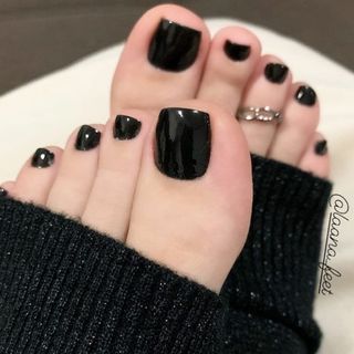 lana__ feet (@laana._.feet) • Instagram photos and videos Black Toe Nails, Black Toes, Purple Toes, Toe Polish, Toe Nail Color, Wow Nails, Hello Nails, Cute Toe Nails, Toenail Polish