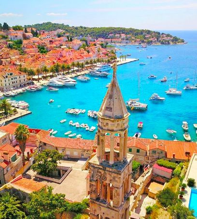 Que faire en vacances en Croatie? Les 8 plus belles villes à visiter - Newsmonkey Dalmatia Croatia, Croatia Vacation, Hvar Croatia, Croatia Holiday, Visit Croatia, Voyage Europe, Croatia Travel, Zadar, Destination Voyage