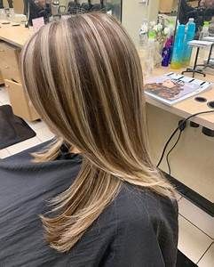 Strip Highlight Hair, Light Streaks Hair, Brown Hair With Skunk Highlights, Highlights Brown Hair Y2k, Stripes Hair Color Highlights, Brown Skunk Highlights, Blonde With Chunky Brown Lowlights, Highlight Hair Ideas Blonde, Emo Chunky Highlights