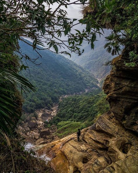 Kalimpong valley , WB , India. Kalimpong Photography, Village Photography, Asian Countries, Travel Inspo, Kolkata, Sri Lanka, Places To See, Stuff To Do, Around The Worlds