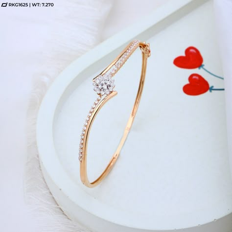 Bracelet For Girls Gold, Rose Gold Kada, Diamond Kada, White Stone Jewelry, Single Bangle, Bangles Collection, Kada Bangles, Gold Kada, Solitaire Bracelet