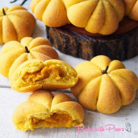 Pumpkin Buns, Soft Sourdough Bread, Soft Bread Recipe, Sourdough Pumpkin, Pumpkin Peel, Pumpkin Rolls, Baking Buns, Dough Recipes, Pumpkin Roll