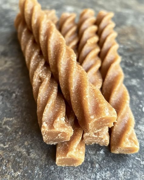 Peanut Butter Pumpkin Chew Twists for Dogs: A Delicious Homemade Treat - mydogrecipe Making Peanut Butter, Dog Treats Homemade Easy, Easy Dog Treat Recipes, Dog Biscuit Recipes, Easy Dog Treats, Healthy Dog Treats Homemade, Peanut Butter Pumpkin, Dog Treats Homemade Recipes, Peanut Butter Honey