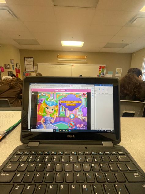 school aesthetic funny games bored in class highschool girls go games laptop games aesthetic american highschool girly aesthetic inspo Bored In Class Aesthetic, Girls Go Games, American Highschool, Laptop Games, Bored In Class, Games Aesthetic, Aesthetic Funny, Go Game, Girly Aesthetic