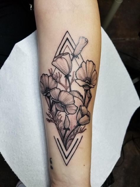 Geometric Floral Tattoo featuring golden poppies. Tattoo done by Jon Pitcher. Geometric Floral Tattoo Forearm, Geometric Poppy Flower Tattoo, Golden Poppy Tattoo, Geometric Floral Tattoo, Geometric Watercolor Tattoo, Geometric Tattoo Meaning, Geometric Shape Tattoo, Narcissus Flower Tattoos, Small Geometric Tattoo