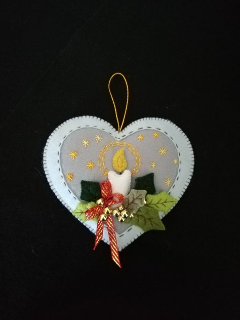 Felt Candle Ornament, Hanging Christmas Ornaments, Felt Ornaments Diy, Felt Christmas Tree Decorations, Ornaments For Christmas Tree, Felt Ornaments Patterns, Christmas Craft Ideas, Felt Crafts Christmas, Ornaments For Christmas