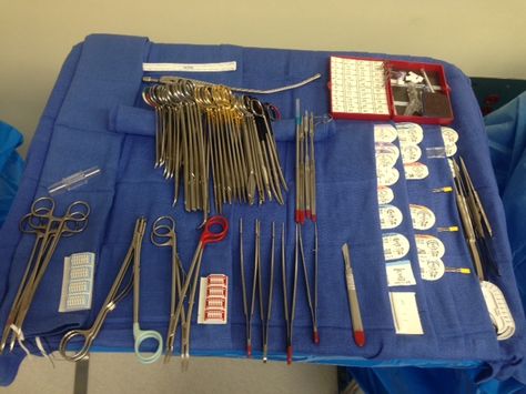 Operating Room: CABG Setup (Open heart). Many hospitals do not use Mayo stands on heart surgeries. Instead they use large straddle tables at the foot of the bed. Surgical Tech Student Tips, Surgical Equipment Aesthetic, Gifts For Surgical Techs, Operating Department Practitioner, Traveling Surgical Tech, Surgical Technologist Student, Operating Room Instruments, Scrub Nurse, Perioperative Nursing