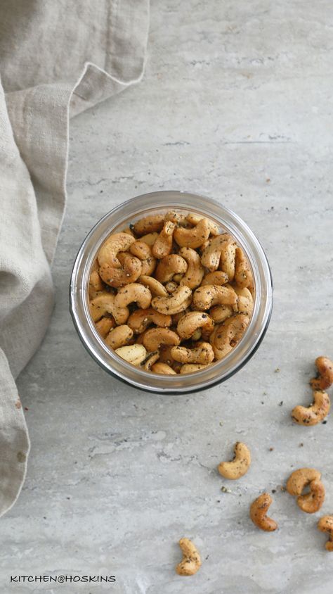 Roasted Salt and Pepper Cashews | KITCHEN @ HOSKINS Stuffed Mushrooms Vegetarian, Spiced Cashews, Snack Boxes Healthy, Stuffed Mushrooms Easy, Spicy Cashews, Diy Healthy Snacks, Oven Air Fryer, Healthy Candy, Summer Eats