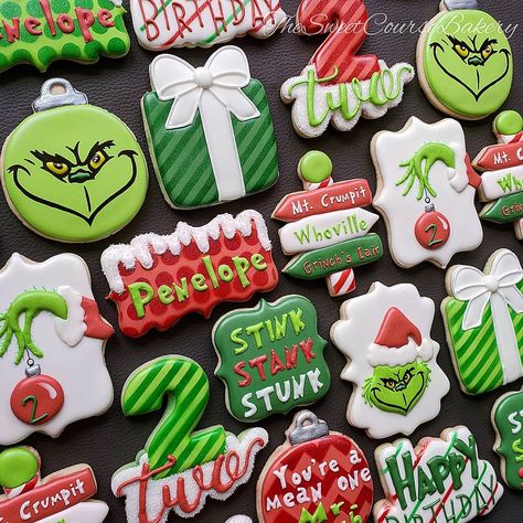 Christmas Cookies Kids, Grinch Cookies, Christmas Baking Cookies, Grinch Christmas Party, Crazy Cookies, Christmas Tree Cookies, Christmas Gingerbread House, Sugar Cookie Designs, Christmas Cookies Decorated