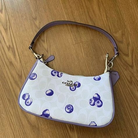 Coach One-Shoulder Blueberry Bag For Women City Tote Bag, Color Block Tote, Coach Legacy, Top Handbags, Zip Tote, Satchel Tote, Monogrammed Leather, Tote Bag Purse, Have A Nice Day