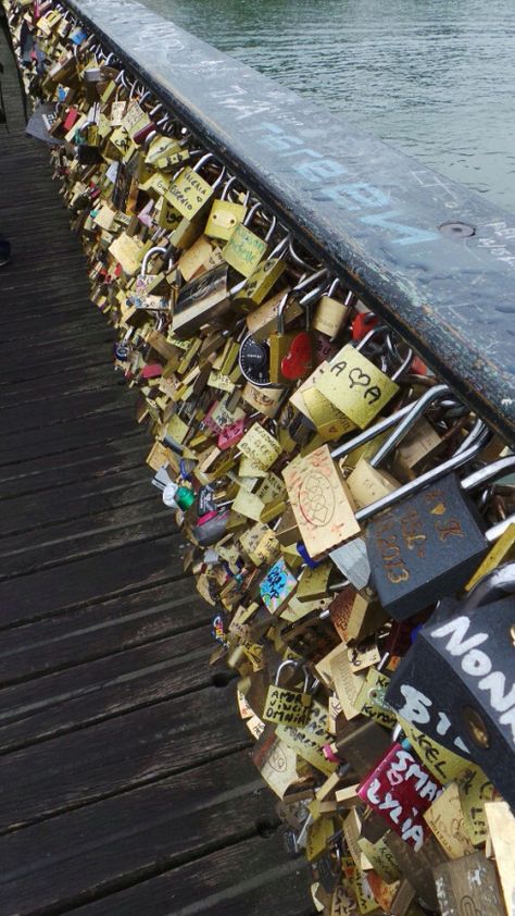 France Lock Bridge, Paris Lock Bridge, Contiki Tour, Bridge In Paris, Paris Visit, Love Lock Bridge, Lock Bridge, Mata Rani, Love Lock