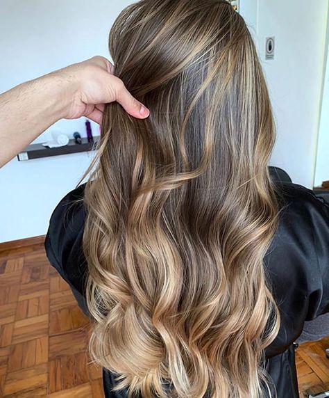 Long Hair Highlights, Minimal Hair, Brunette Hair With Highlights, Hair Streaks, Brown Hair With Blonde Highlights, Brown Hair Balayage, Hair Appointment, Hair Color Highlights, Brown Blonde Hair