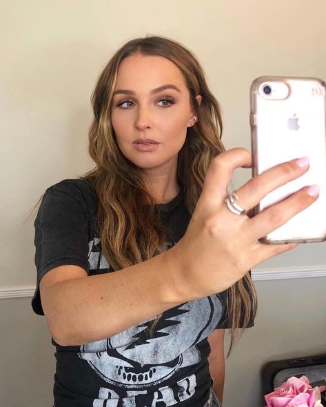 Camilla Luddington, Book Characters, Greys Anatomy, Soulmate, Anatomy, My Girl, Mirror Selfie, Actors, Nails