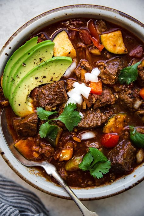 Hearty and protein-packed, our Crock-Pot paleo chili will become your new comfort food crush. Just make sure you’ve got your trusty can opener at-the-ready, and you’ll be on your way! Paleo Chili Recipe, Ground Beef Paleo Recipes, Slow Cooker Chili Recipe, Paleo Chili, Bean Chili Recipe, Modern Proper, Best Chili Recipe, Chili Recipe Crockpot, Paleo Crockpot