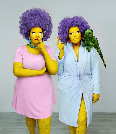 Jazmina Daniel on Instagram: “Patty and Selma inspired cosplay 😒🚬👭 Been wanting to do these two for awhile. @makeupforever flash color palette for my body…” Marg Simpson Costume Halloween, Patty And Selma The Simpsons Costume, Fat Halloween Costumes, 60s Costume Ideas, Patty And Selma, Costumes For Two, Hilarious Halloween Costumes, Simpsons Costumes, Halloween Couple Costumes