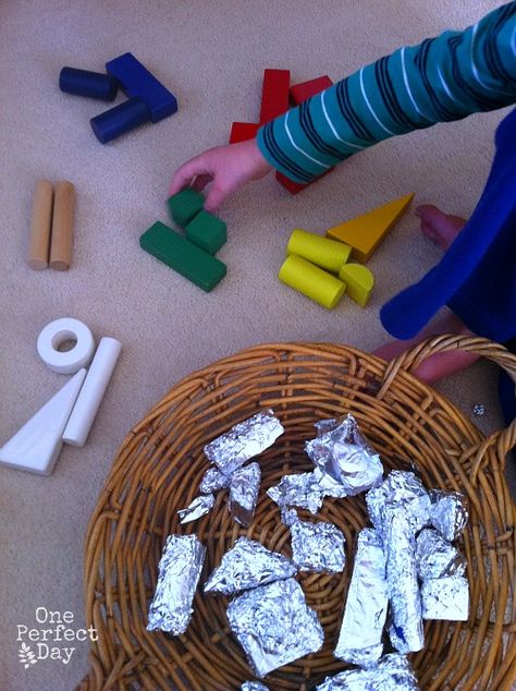 Simple Activities for Fine Motor and Little Fingers - Share It Saturday Blocks Preschool, Simple Activities, Homemade Playdough, Invitation To Play, Simple Invitation, Loose Parts, Creative Learning, Kids Learning Activities, Play Based Learning