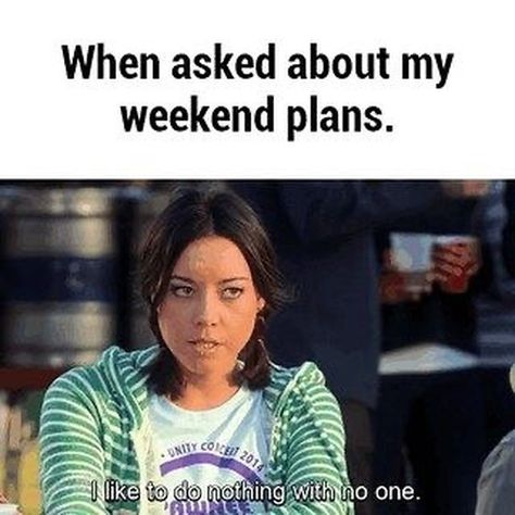 Drop three 😊😊😊 if you can relate to this! ❤️ When I have super busy weeks that feel like I can’t breathe - all I want to do when I have time off is become the human embodiment of silence! I just feel like I need that time to become calmmmm again from the chaos and hecticness of the week. Afterwards, I feel well-rested and happy with my decision to do nothing by myself. Sorry, not sorry! Sometimes I don’t have to do nothing by myself, I also like doing nothing with my friends! We just pick a s Weekend Humor Hilarious, April Ludgate, Mental Health Inspiration, Life Essentials, Funny Day Quotes, Haha So True, Introverts Unite, Introvert Humor, True Things