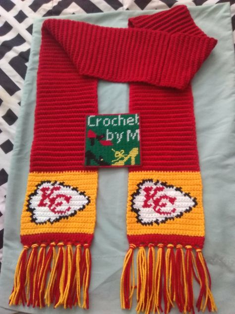 Crochey Kansas City Chiefs scarf. Crochet by me (M). Kansas City Chiefs Free Crochet Patterns, Diy Kansas City Chiefs Gifts, Crochet Chiefs Hat, Kansas City Chiefs Crochet Patterns, Chiefs Crochet, Cowboy Crochet, Crochet Football, Football Scarf, Yarn Creations