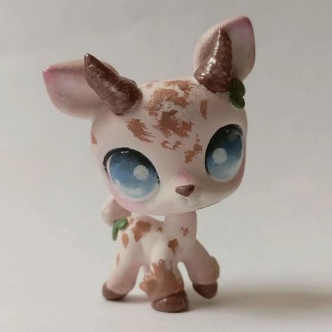 Lps Customs For Sale, Lps Customs Ideas, Lps For Sale, Lps Popular, Lps Custom, Custom Lps, Lps Customs, Custom Figurines, Lps Toys