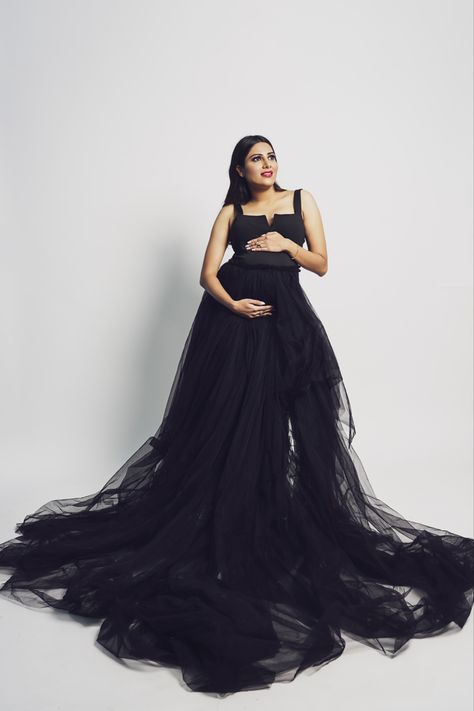 Maternity Ball Gowns, Ball Gowns Black, Photoshoot Maternity, Gowns Black, Maternity Shoot, Pregnancy Shoot, Ball Gowns, Formal Dresses Long, Formal Dresses