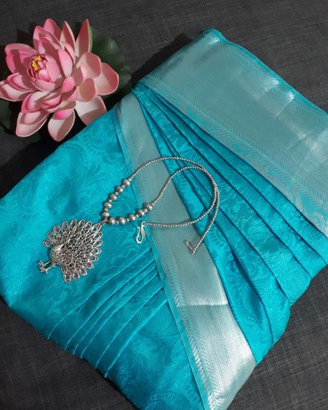 Saree box folding at paris 
Insta id: @hennamaison Saree Box Folding Images, Saree Box Folding, Box Folding, Wedding Saree Collection, Beauty Parlour, Hand Work Blouse, Saree Designs Party Wear, Hand Work Blouse Design, Creative Fonts